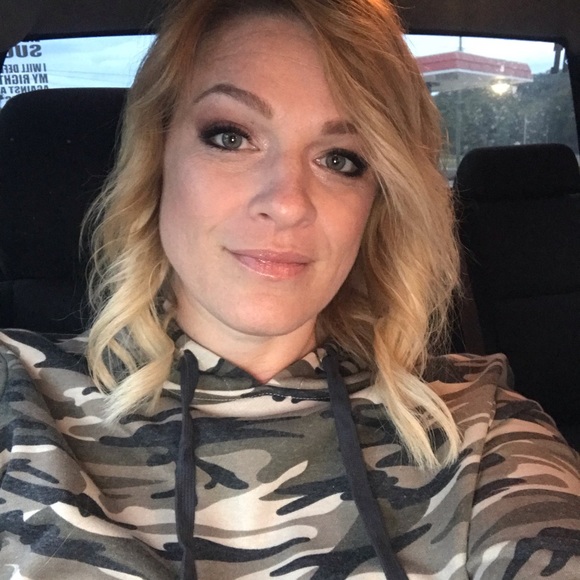 Meet your Posher, Brooke lynn - Picture 2 of 3